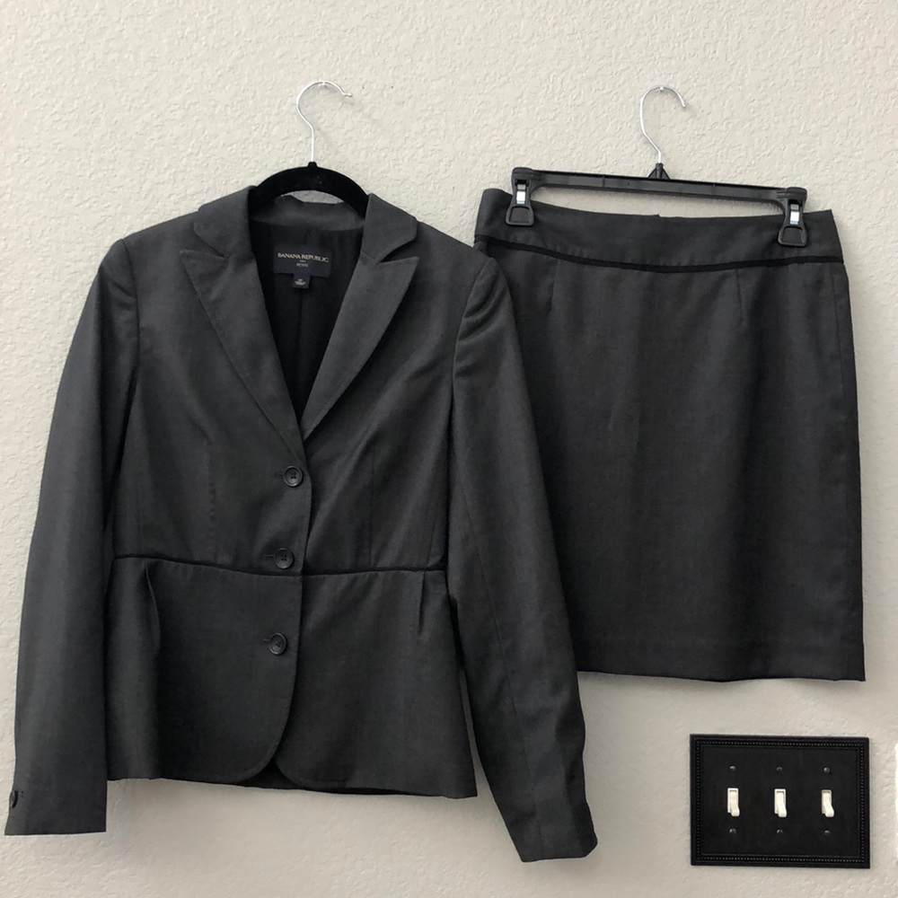 Banana republic women’s suit